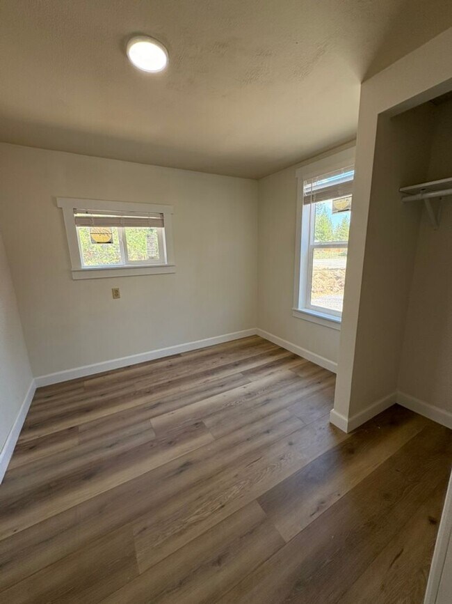 Building Photo - 52563 Doe Ln