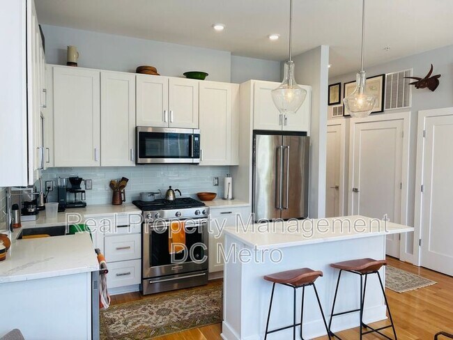 Building Photo - 1512 K St SE