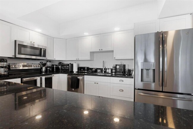 Building Photo - 11111 Biscayne Blvd