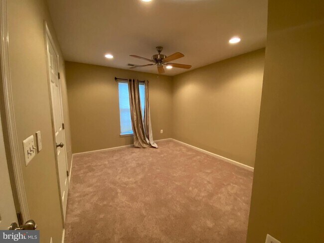 Building Photo - 18261 Camdenhurst Dr