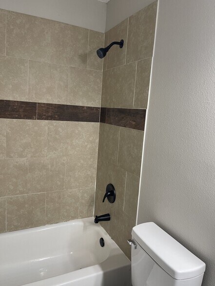 Building Photo - 2920 SE 53rd Ct