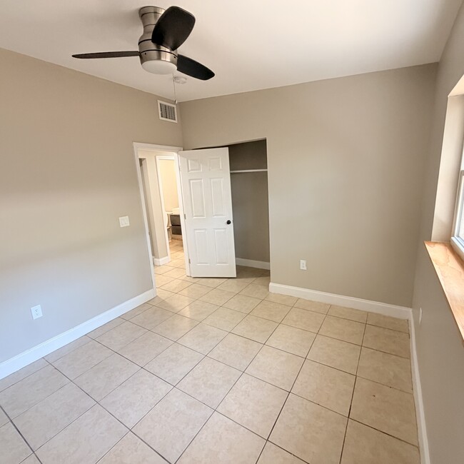 Building Photo - 2245 17th Ave S