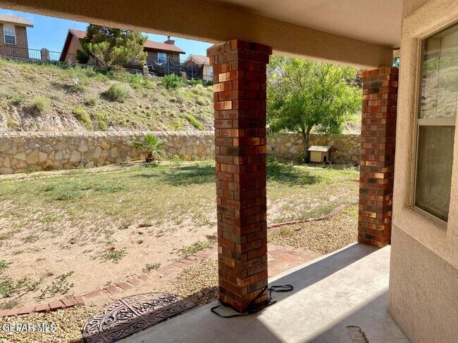 Building Photo - 7334 Prickley Pear Dr