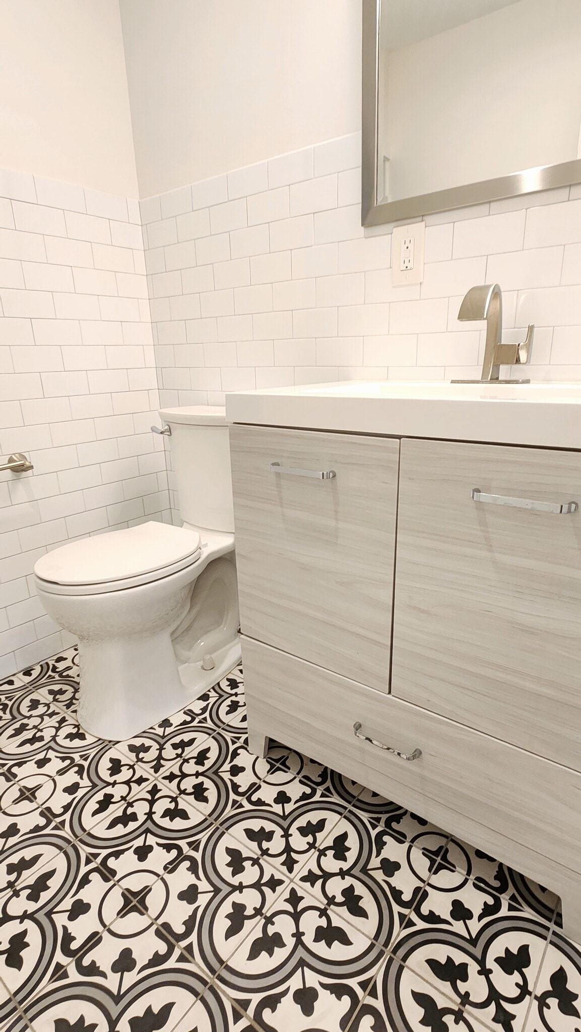 Building Photo - 2200 W 32nd St