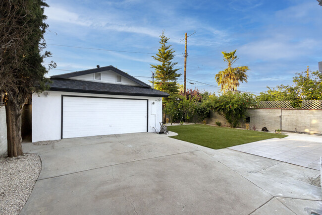 Back Yard - 17815 Miranda St