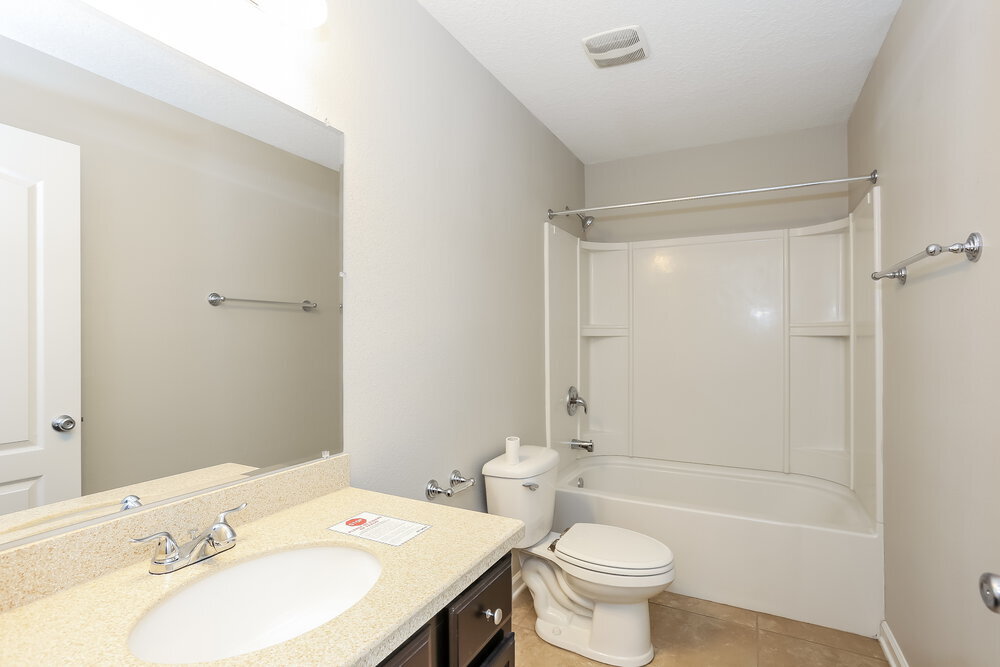 Building Photo - 15809 Canoe Creek Dr