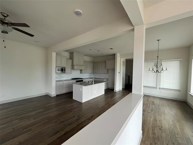 Building Photo - 7200 San Saba Dr
