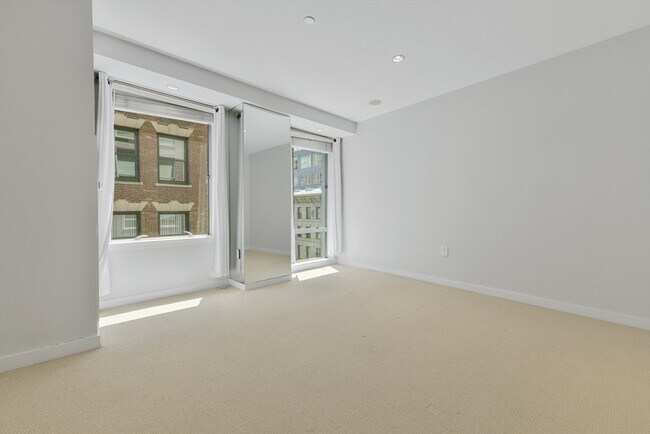 Building Photo - 80 Broad St