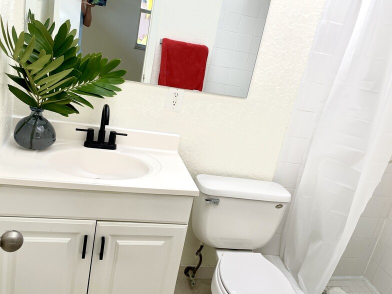 Building Photo - 760 SE 2nd Ave