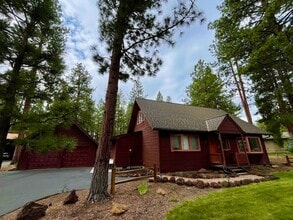Building Photo - Quaint 1-bdr/1-bath Furnished Apartment in...