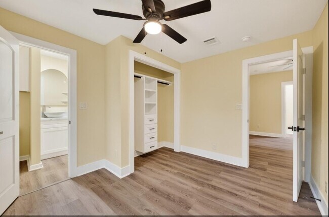 Building Photo - 2725 Avenue F