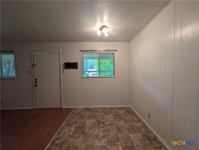 Building Photo - 165 Richter Ln