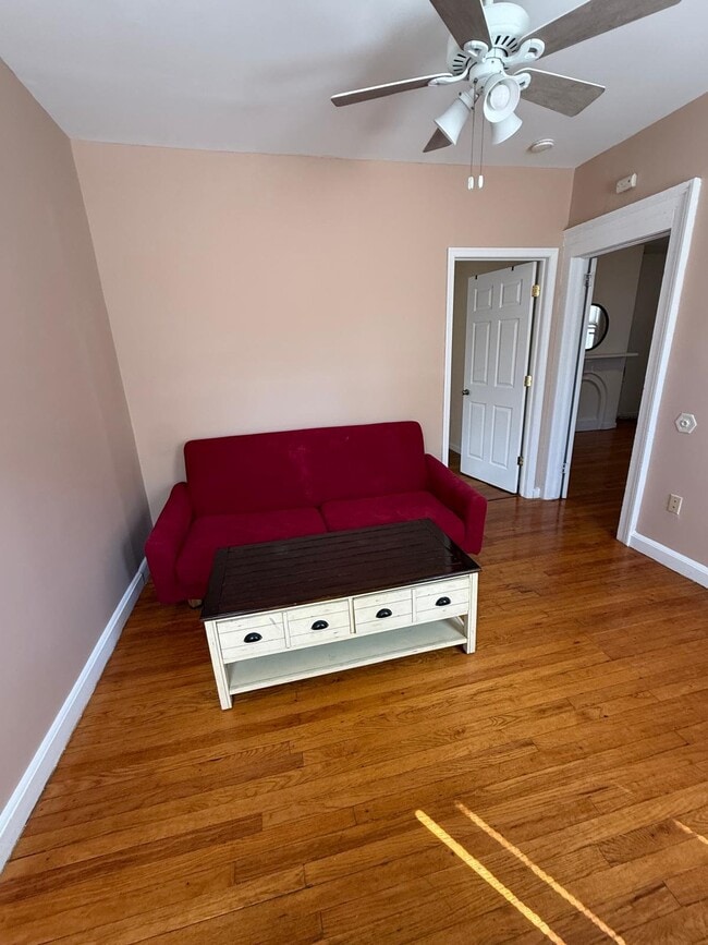 Building Photo - 53 Carman St