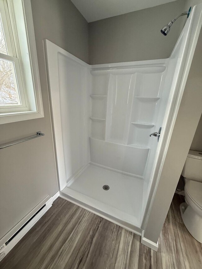 Building Photo - 1136 S Main St