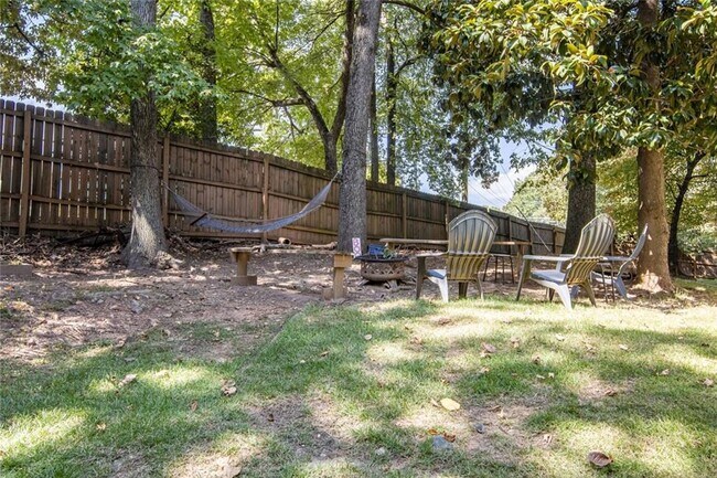 Building Photo - 2109 Defoors Ferry Rd NW