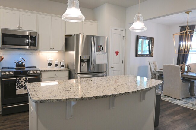 Building Photo - 2464 Campton Lp