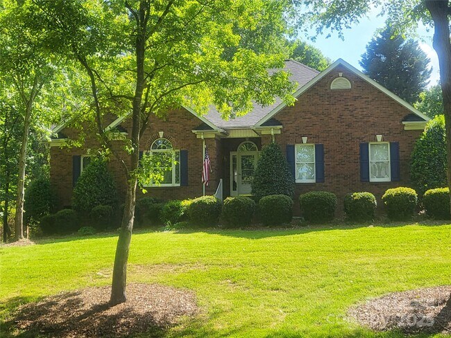 Primary Photo - 2113 Fox Hunt Dr