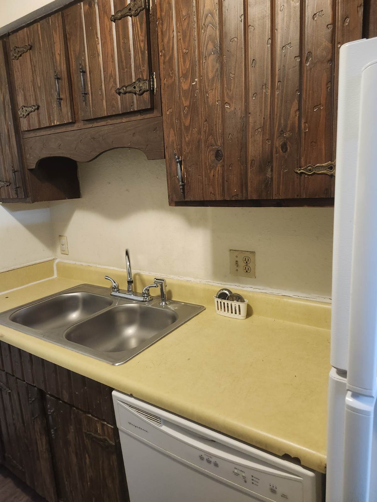 Kitchen - 3030 Congress Blvd