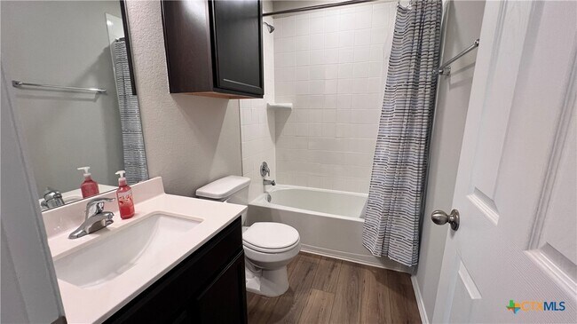 Building Photo - 2426 Elba Dr