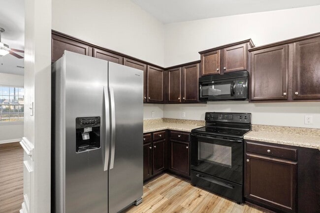 Building Photo - Available now in Sneads Ferry, NC! Close to base