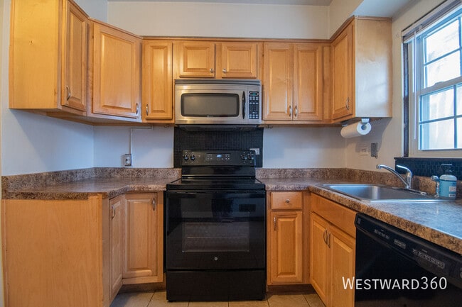 Building Photo - 2631 W 84th Pl