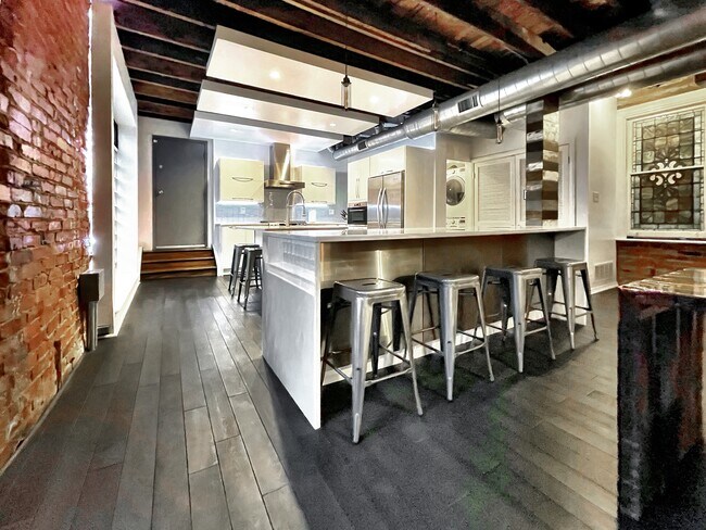 Building Photo - 5827 Alder St
