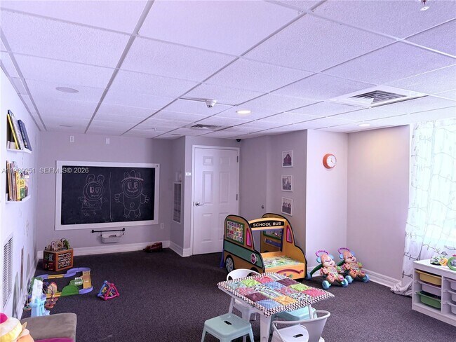 Building Photo - 900 SW 8th St