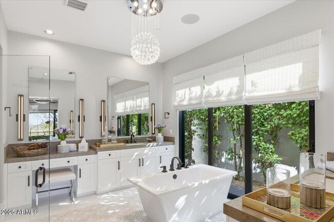 Building Photo - 10203 E Camelot Ct