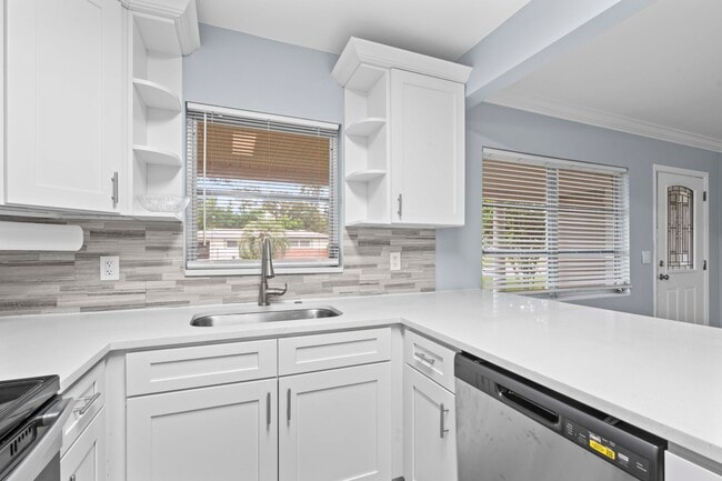 Building Photo - 2192 Belmar Dr