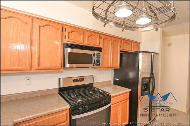 Building Photo - 648 Wind River Ave