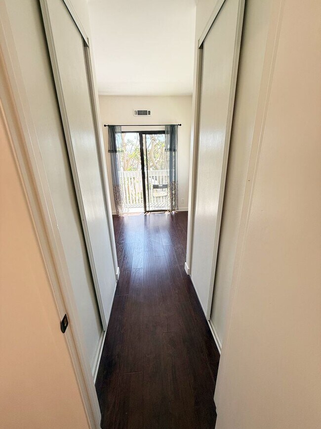 Building Photo - Charming Studio in Prime North Park Locati...
