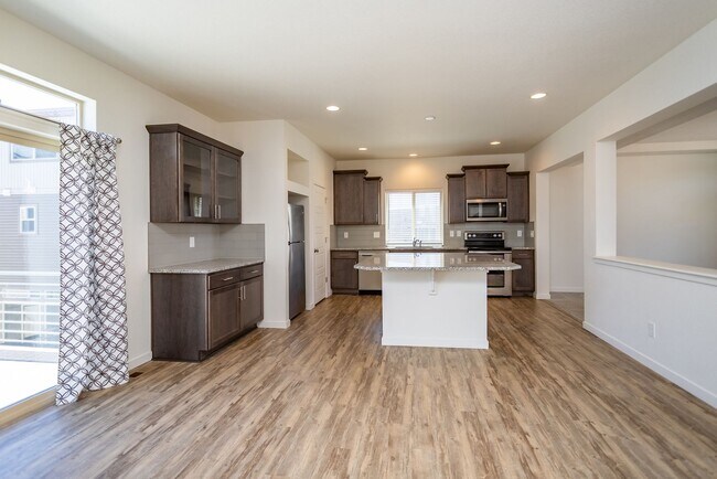 Building Photo - Move-In Ready Home in Desirable Banning Lewis Ranch!!
