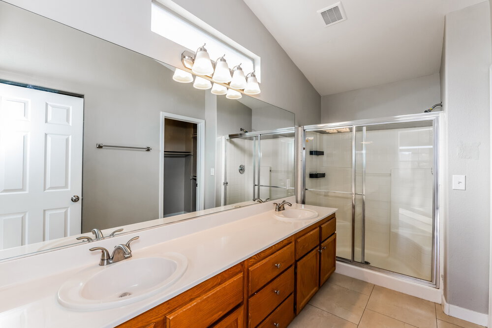 Building Photo - 2181 Hearts Club Dr