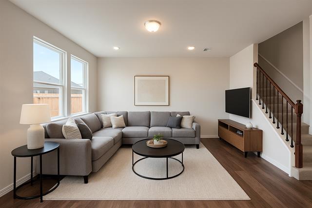 Building Photo - 2006 Hummingbird St