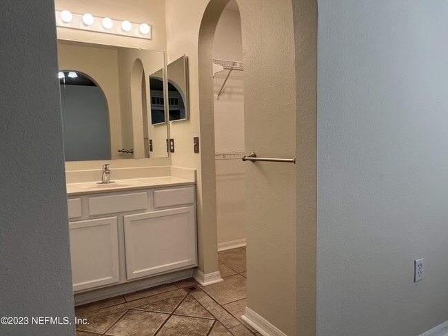 Building Photo - 6580 Gentle Oaks Dr N