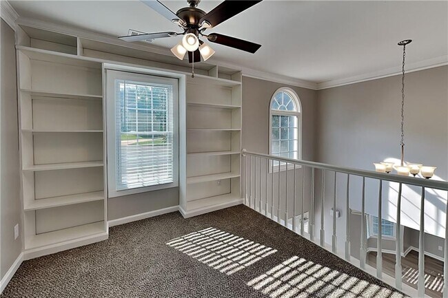 Building Photo - 220 Poppy Tree Ln