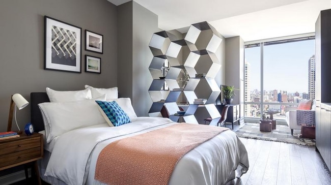 Building Photo - 224 N Clark St