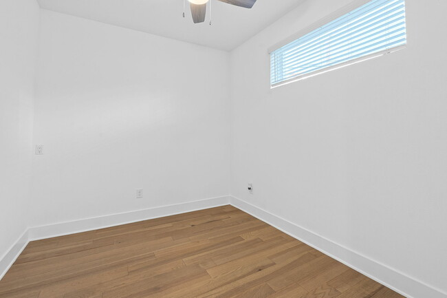 Building Photo - 3500 Harmon Ave