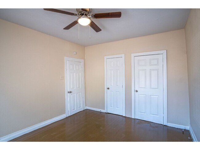 Building Photo - 231 Cactus St
