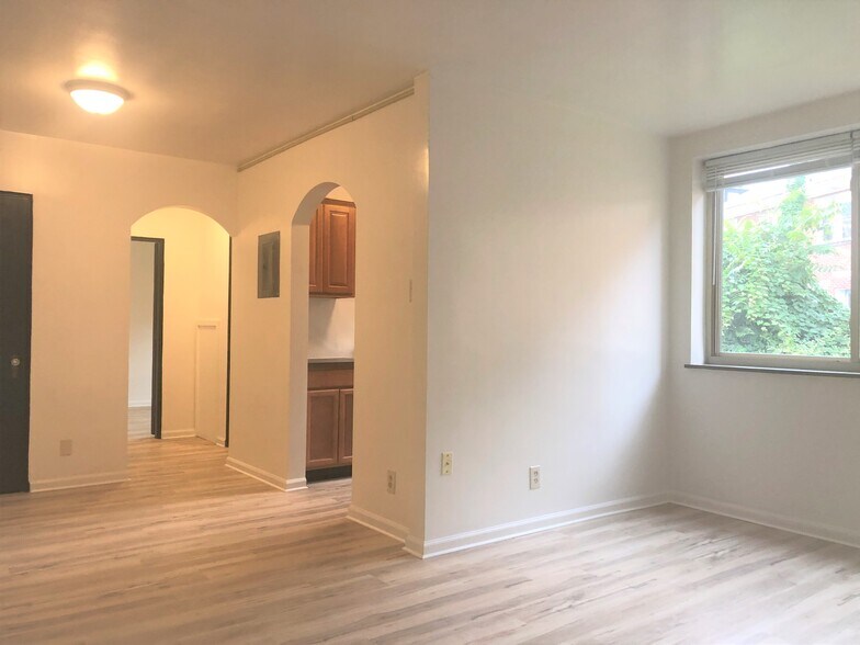 Building Photo - 5712 Phillips Ave