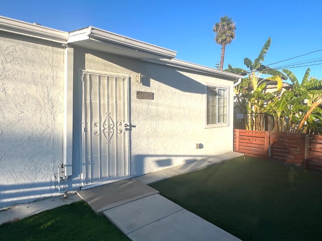 Primary Photo - 3608 Collier Ave