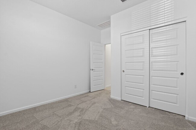 Building Photo - Modern 3BR Living with Resort-Style Amenities in Magma Vista Ranch