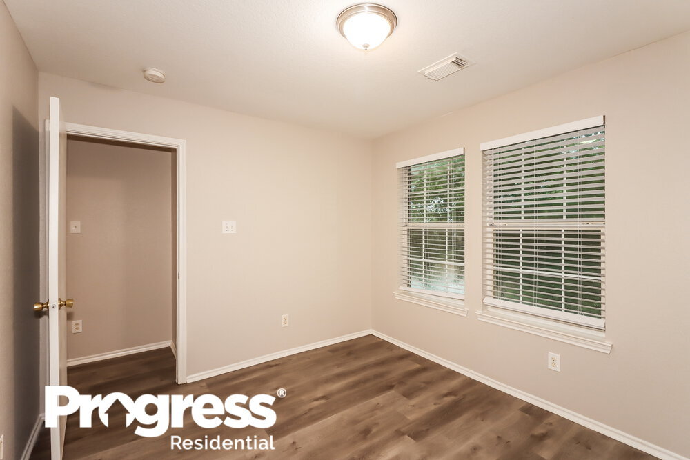 Building Photo - 12418 Sterlingstone Dr