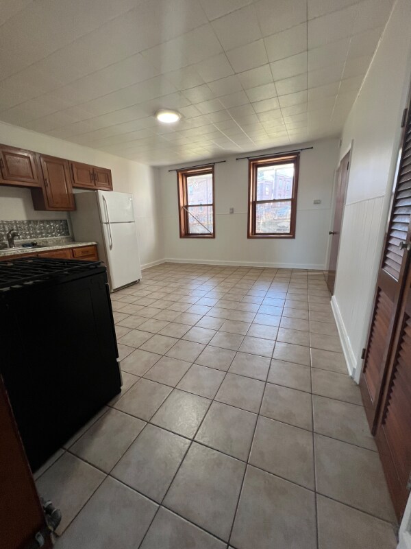 Building Photo - 29 Harmony St