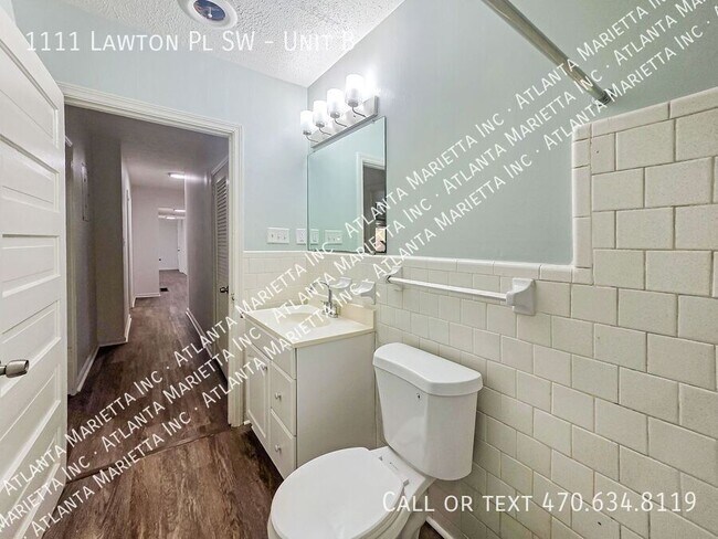 Building Photo - 1111 Lawton Pl SW
