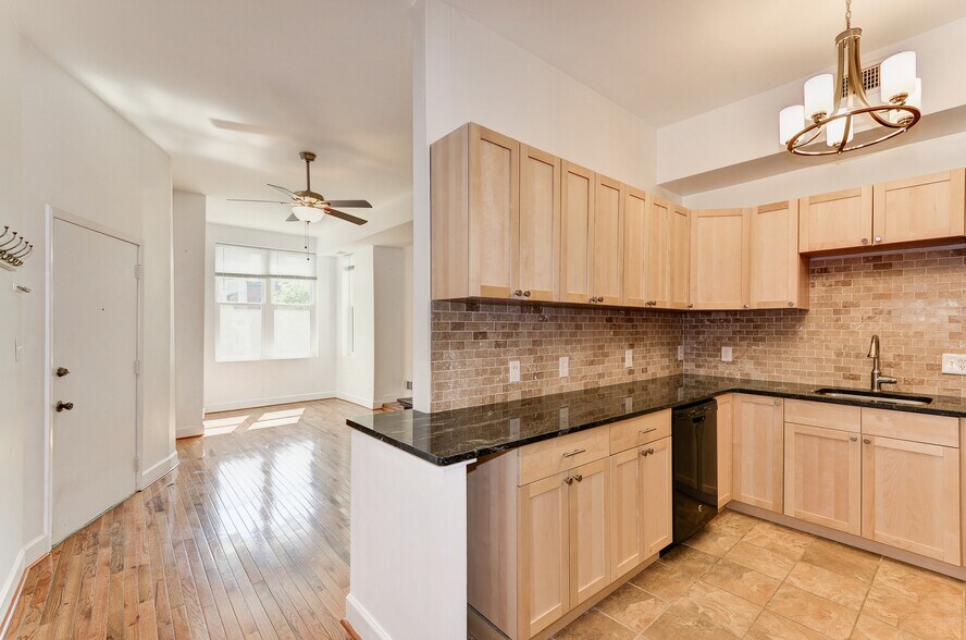 Granite countertops - 724 5th St NE