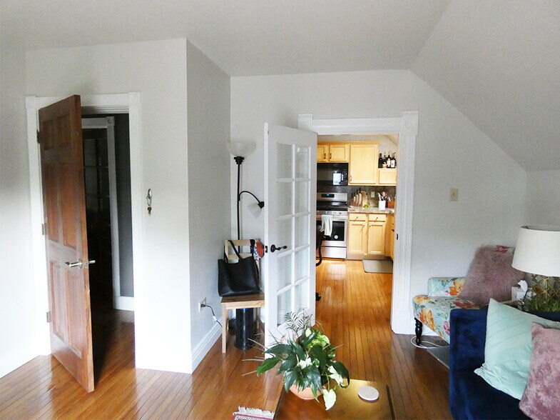 Entrance to kitchen - 29 E Dakota Ave