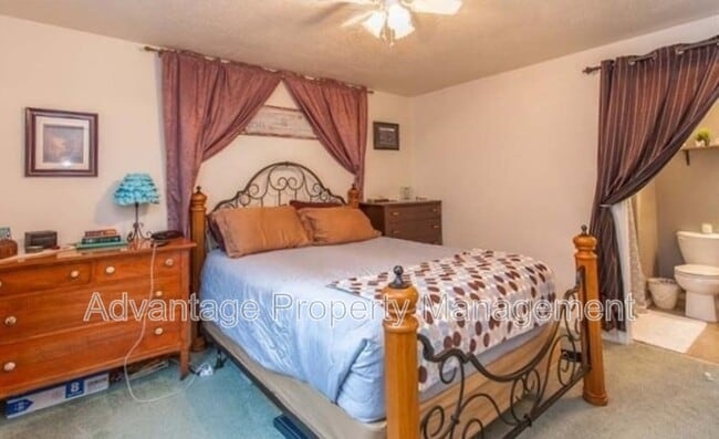 Building Photo - 3122 30th Ave SE