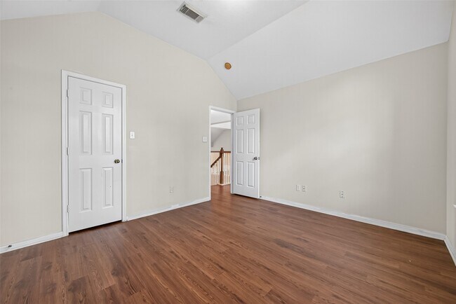 Building Photo - 9127 N Ferndale Pl Dr