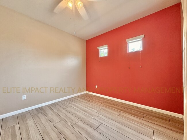 Building Photo - 6004 S Meadow Breeze Dr